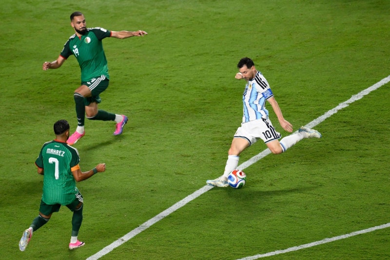 ‘축신’은 달랐다…<b>메시</b>, 월드컵 첫판부터 <b>해트트릭</b>→통산 16골 공동 1...
