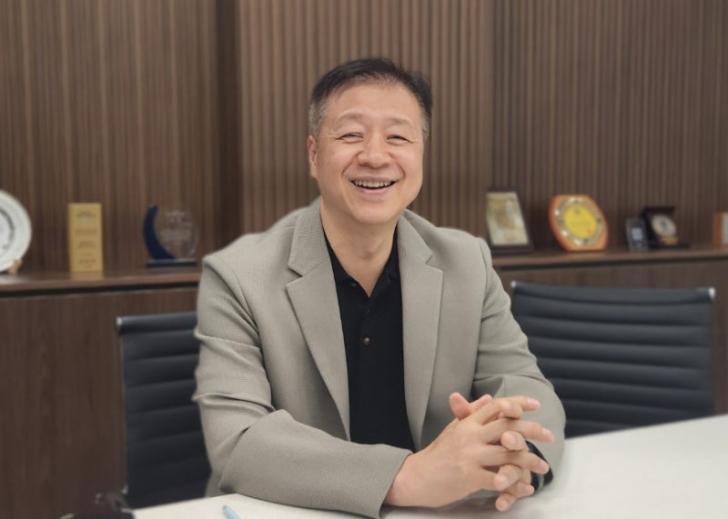 “모두 같은 쪽 볼 때, 다른 쪽 보는 ‘미운 오리’도 있어야죠”