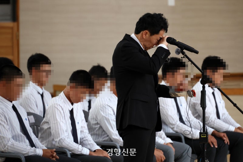 “죄송합니다” 고개 숙인 배재고···“고개 들라, 어깨 펴라” 손 내민 광주일고