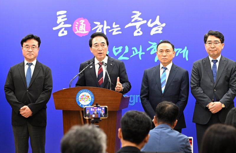 낙선자들에 시장직 상실 인사까지···박수현 충남지사 첫 정무직 인사 논란