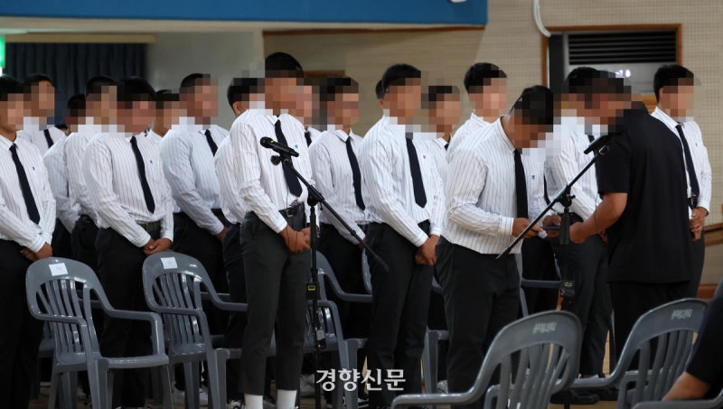 배재고 5·18 조롱 사태를 보며 아이유의 명언을 다시 되새기는 이유[위근우의 리플레이]