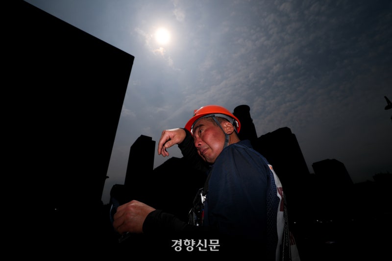 “건강한 사람도 중대한 피해 발생 위험” 첫 폭염중대경보 발효···13일까지 최고 38도 극한더위