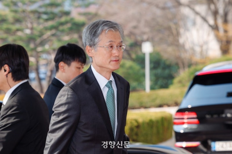조희대 <b>대법원장</b> 경호차량 정읍서 교통사고···3명 경상