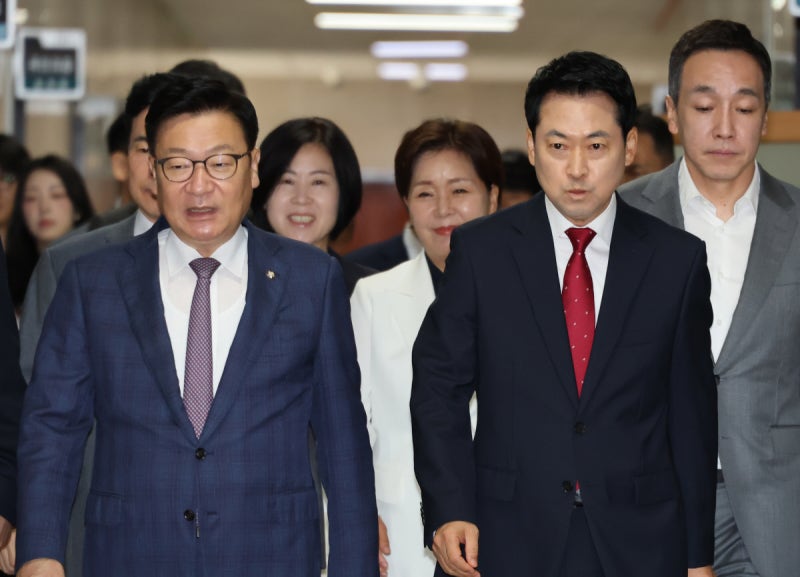 입맛대로 쏙쏙 골라 대여 공세…국힘의 ‘유시민 사용법’