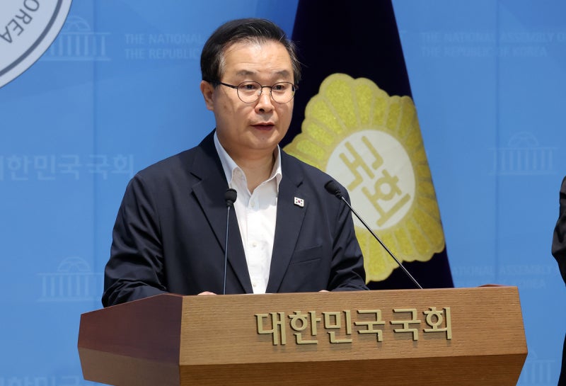 <b>이건태</b>, 보완수사권 폐지 <b>토론 취소</b>…‘맞상대’ 한동훈 “도망쳤다”