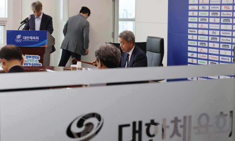 [속보]‘출전정지 6개월→1개월’ <b>배재고</b> 야구부 <b>징계 감경</b>…봉황대기...