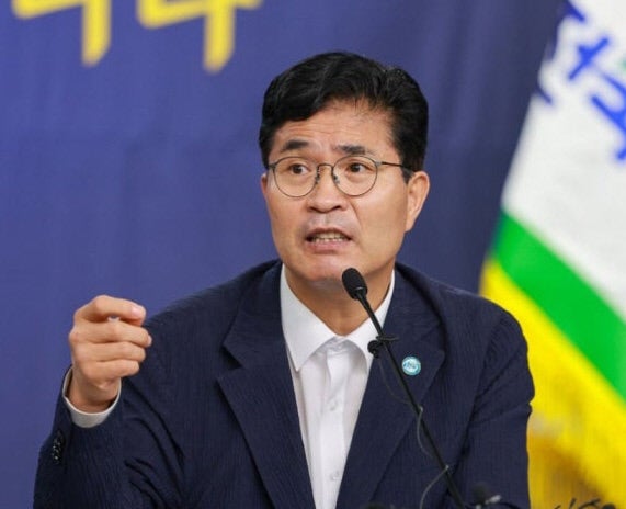 ‘새만금 내국인 카지노’ 논란에 이원택 전북지사 “원론적 구상”
