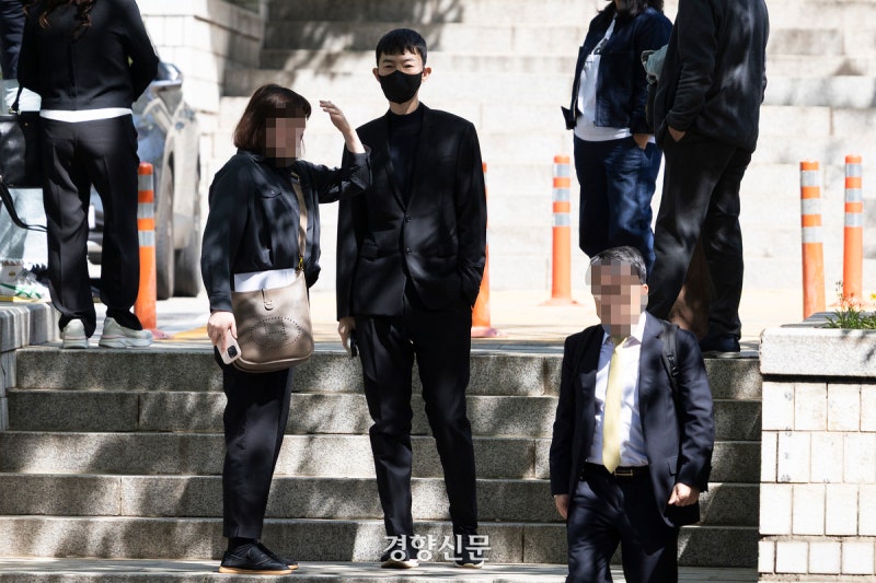 검찰, ‘<b>문항 거래</b>’ <b>현우진</b>에 징역 1년 구형…다음달 선고