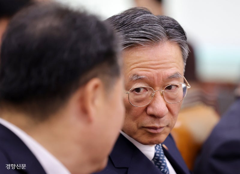정성호 “새 술, 새 부대에” 재차 사의…청 “공식 표명 없어” 부인