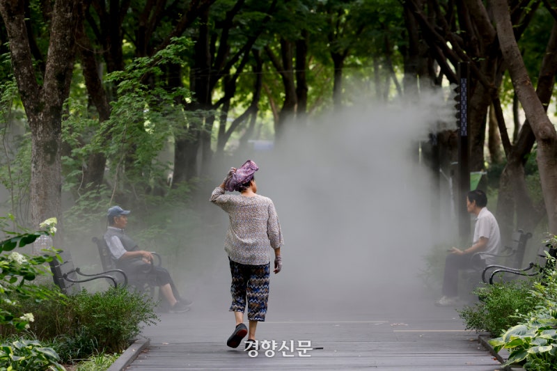<b>서울</b> 19개 자치구 전역 <b>폭염 경보</b> 발효···“야외활동 자제”