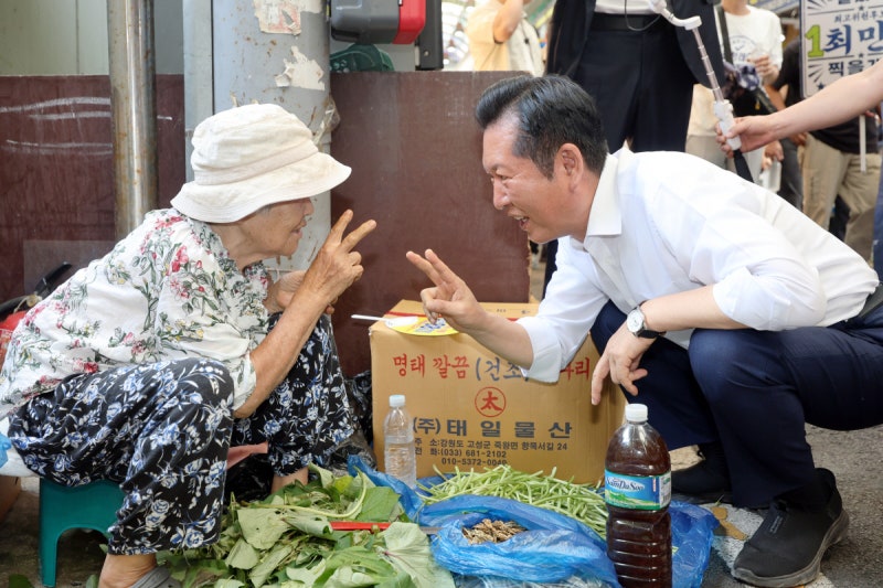 정청래 “광주의 자부심 기억” 김민석 “중요한 선택의 기로”