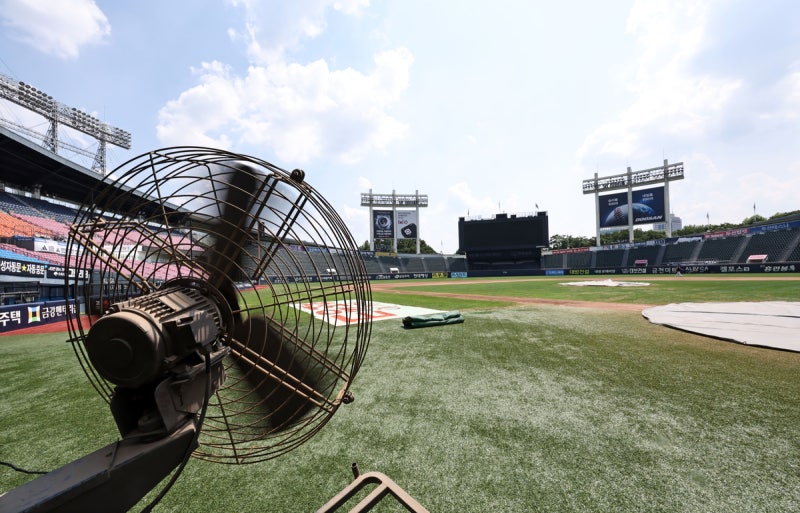 미친 폭염에 프로야구 멈췄다, KBO 이틀간 전 경기 전격 취소