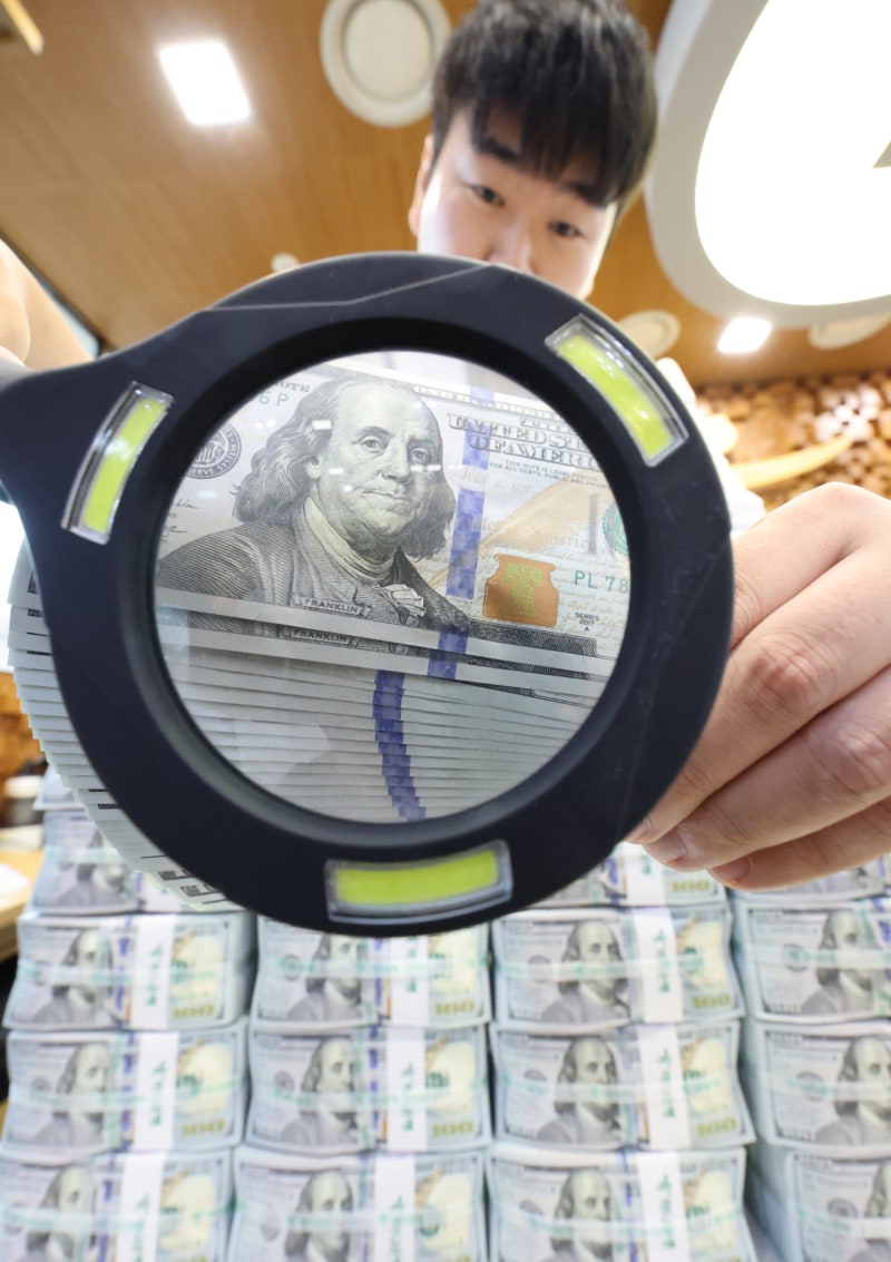 외환보유액 두 달 연속 증가…세계 10위 복귀