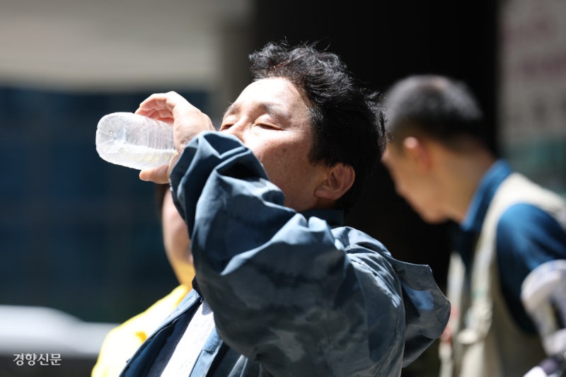 탄소 배출 이대로면…앉아만 있어도 ‘열스트레스’ 세기말엔 지금의 29배