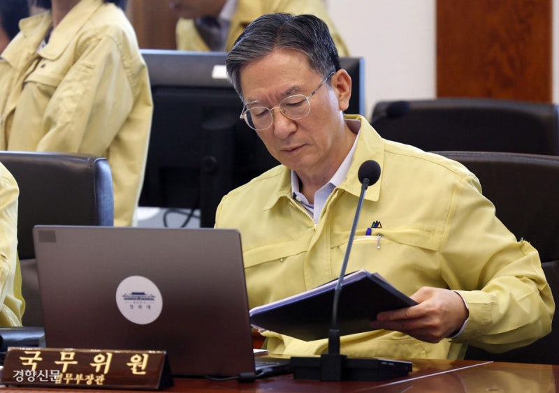 ‘검찰개혁 마무리’ 사표 낸 정성호…말리던 이 대통령도 수용