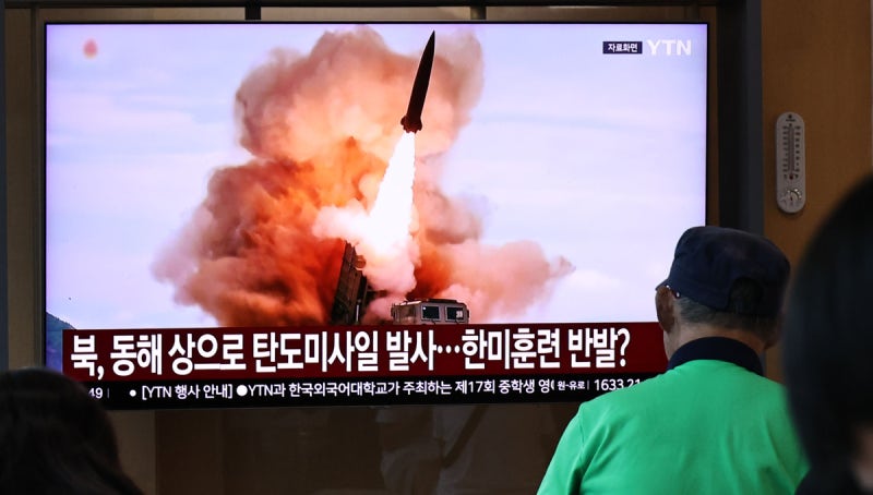 [속보] 합참 “<b>북한</b>, 평양 일대서 단거리 <b>탄도미사일</b> 10여발 <b>발사</b>”