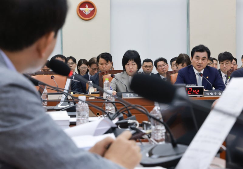 트럼프가 언급한 ‘57개’, 국제기구 추정치와 비슷…안규백, ‘80~120개’ 근거는 “국내 연구기관 평가”