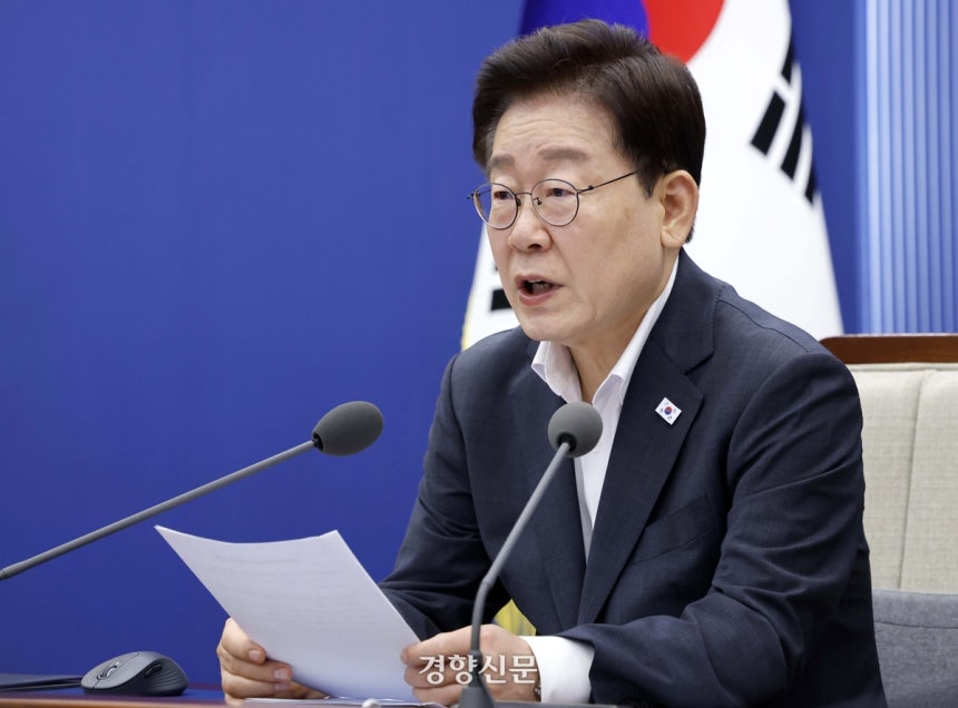 이재명 대통령이 21일 청와대에서 열린 첫 반부패정책협의회에서 발언하고 있다. 이준헌 기자