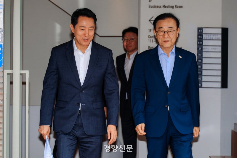<b>김윤덕</b>-<b>오세훈 2차</b> 용산공원 <b>회동</b>···“의견 접근 못이뤄, <b>오세훈</b> 반대...