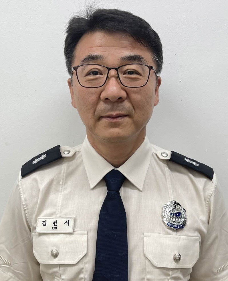 ‘저 가방이 기억나’…퇴근하다 길 걷던 실종 여성 찾은 소방관