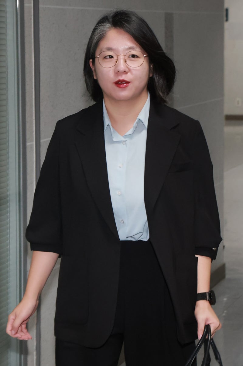 '장관 내정' 용혜인 "비례의원직 유지"에 들끓는 여론···여당·진보 진영서도 "부적절" "국민 기만"