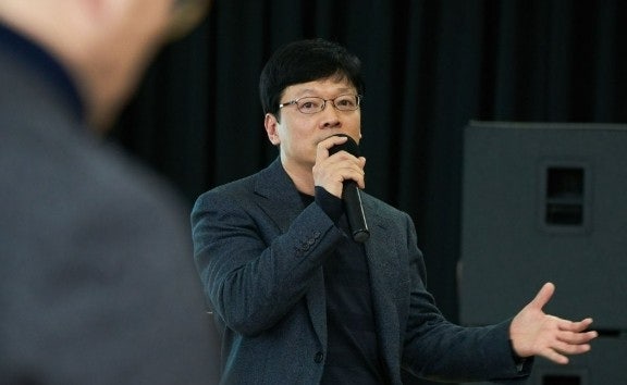 [속보]‘스마일게이트’ <b>권혁빈</b>, 배우자에 이혼 <b>재산분할</b> ‘<b>2조5500억</b>원...