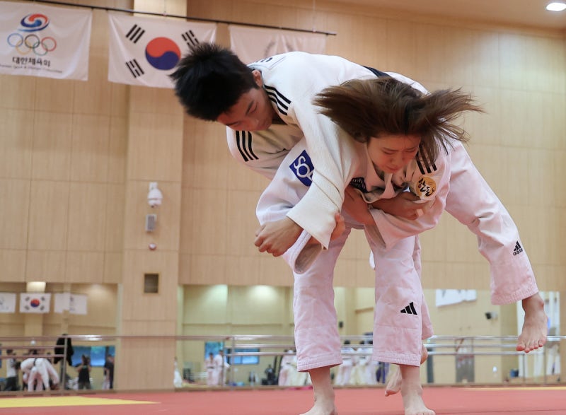 ‘항저우 굴욕’ 바닥에 메친다