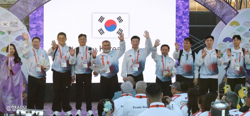 한국 선수단 본단 나고야 입성 “태극기 더 많이 휘날리게 할 것”