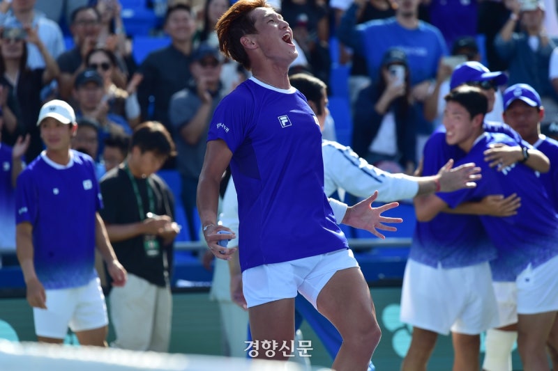 ‘<b>권순우</b> 2승’ 한국 남자 테니스, ‘세계 <b>8강</b>’ <b>데이비스컵</b> 도전 첫 역...