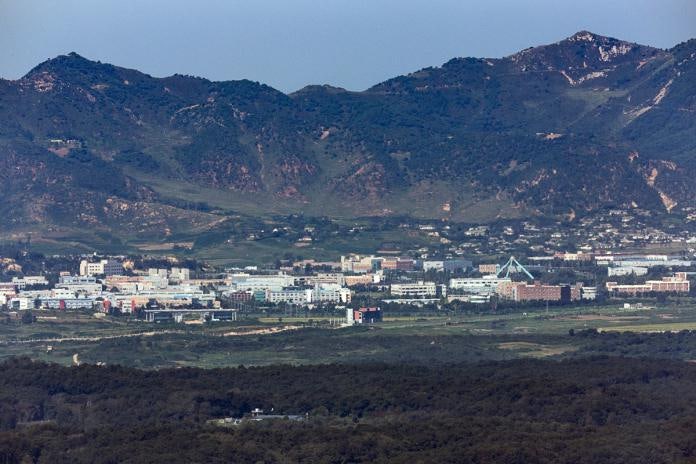 DMZ 내 군 작전 중 지뢰 폭발 추정 사고…간부 3명 중경상