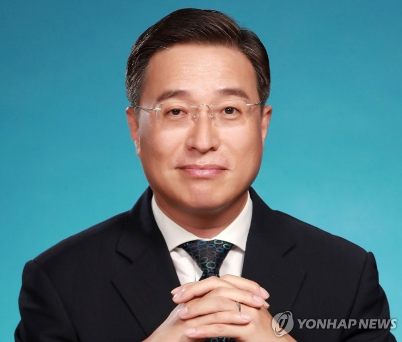 검찰총장 대행에 ‘친여 성향’ 이정현 발령