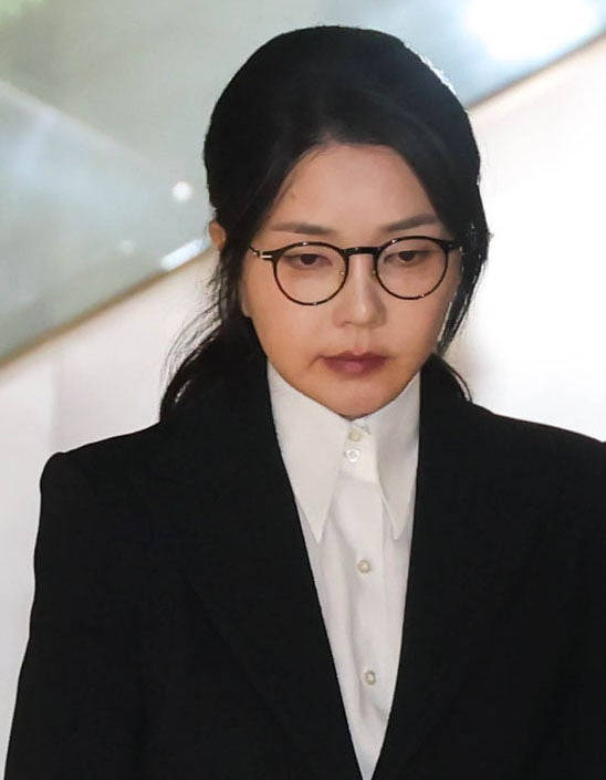 ‘매관매직 의혹’ 김건희, 2심서 ‘징역 5년’ 형량 줄었다
