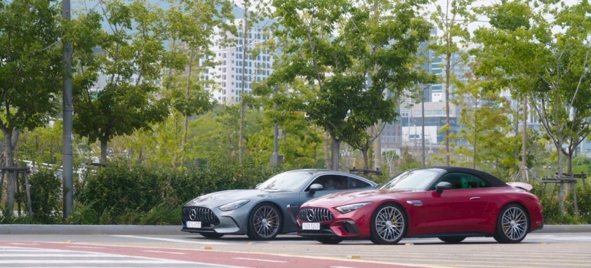 MBC 드라마 <21세기 대군부인>에 나온 메르세데스-AMG GT, 메르세데스-AMG SL. 메르세데스-벤츠 코리아 제공