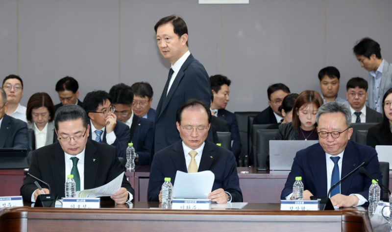 한국 금융, 두 달 된 중국산 AI에 뚫렸다