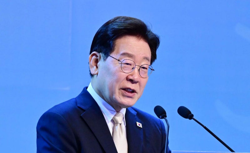 이 대통령 “미디어 전환기 혼란…경향신문의 진실·정확성·독립성 원칙 빛 발할 것” 축사[창간 80주년 비전 선포식]