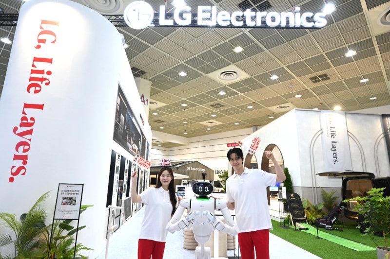 <b>LG전자</b>·<b>애플</b>, AI홈 <b>동맹</b>…카메라·도어락 등 7종 선보인다
