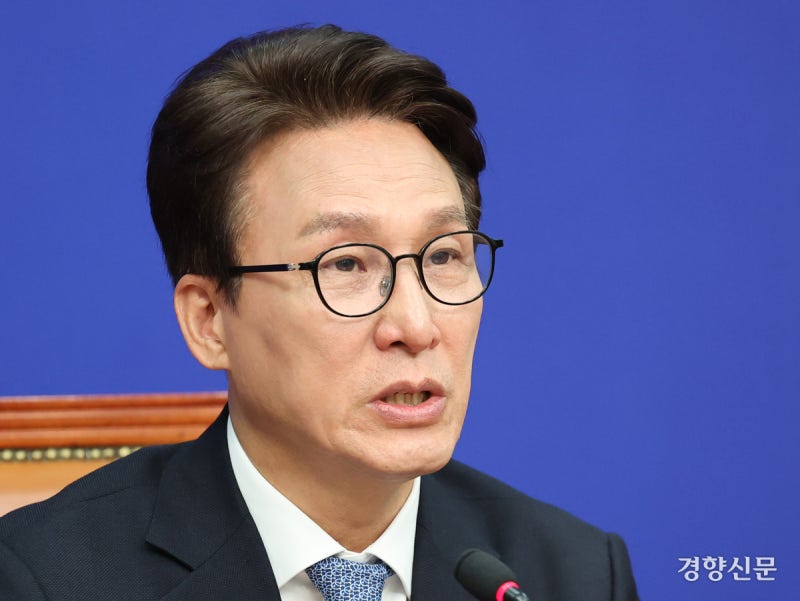 김민석 “<b>신천지</b>, 상당한 정도의 집단 가입 확인…<b>조직적</b> 전대 <b>개입</b> 증...