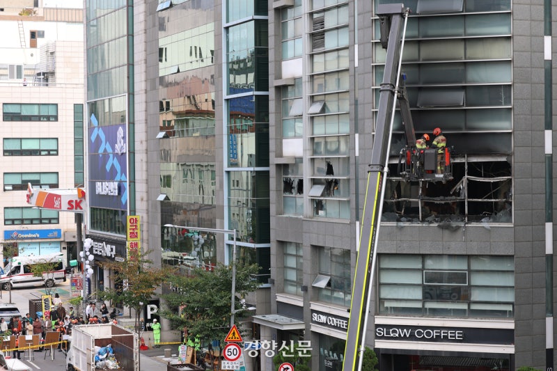 [속보]경찰, <b>역삼동</b> 신명·한양빌딩 <b>화재</b> ‘방화 혐의’ 수사 중