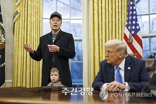 <b>백악관</b>, <b>AP</b>기자 출입 금지···“<b>멕시코만</b> 표기 고수에 불만”