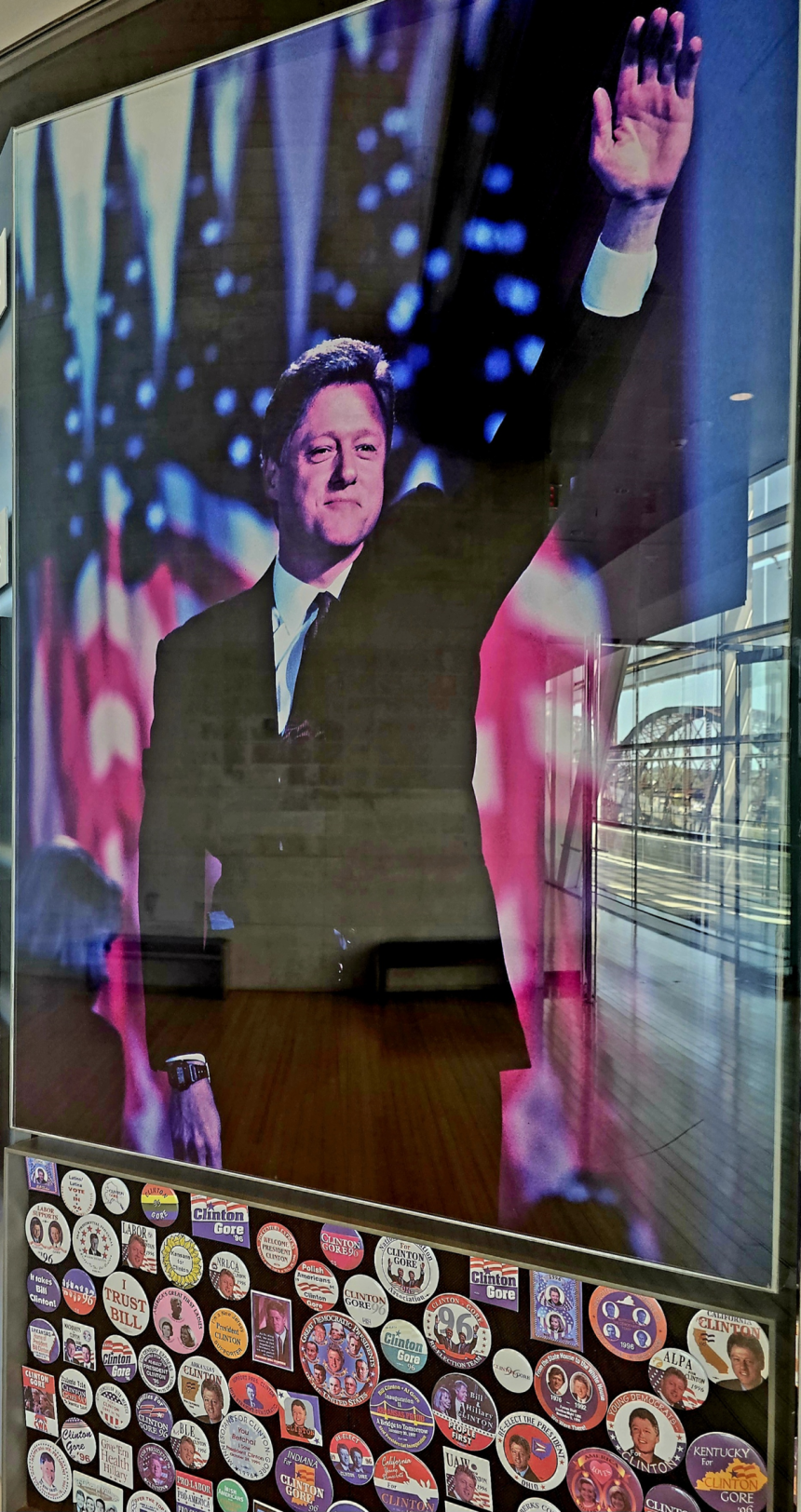 1980년 이후 지속된 공화당 지배 체제를 끝낸 클린턴의 1992년 대선 캠페인 자료들이 빌 클린턴 전 미국 대통령 기념관에 진열돼 있다. 손호철 제공