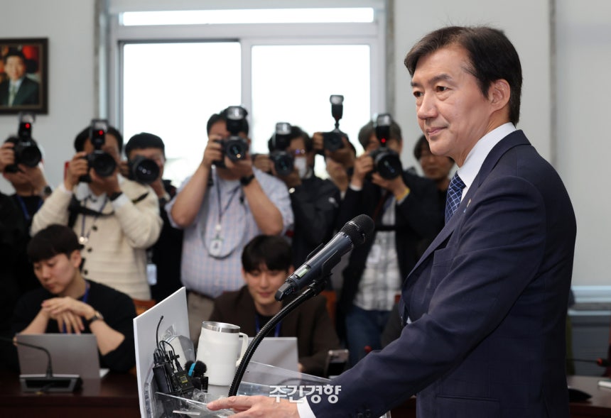 조국 조국혁신당 대표가 지난 4월 14일 국회에서 경기도 평택을 보궐선거 출마 기자회견을 하고 있다. 박민규 선임기자