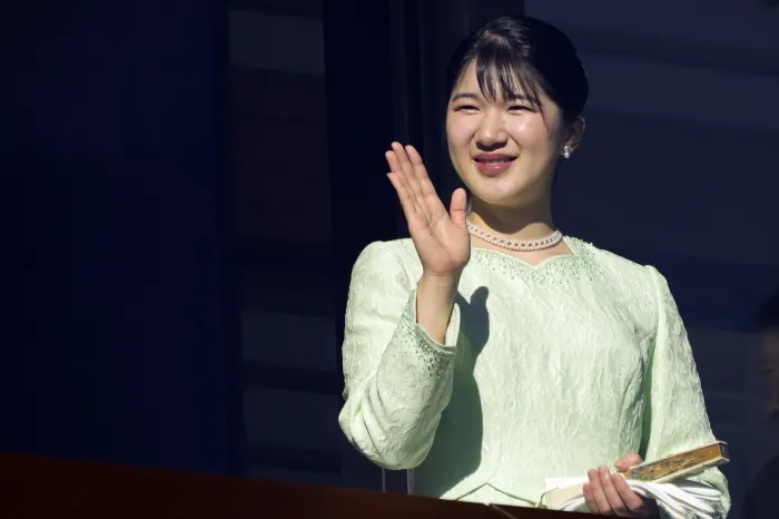 “여성 일왕 탄생 막아라” 자민당의 역주행…일본에서 여성은 왕이 되면 안되나요