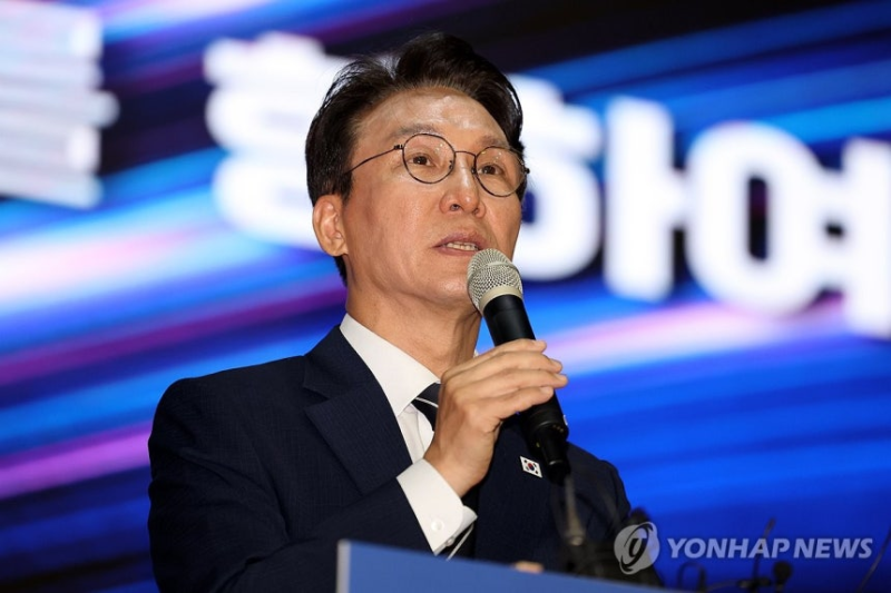 김민석 “자기 정치 폐해가 당정청 혼선 빠뜨려” VS 정청래측 “불법계엄 때 자는 척 했나”