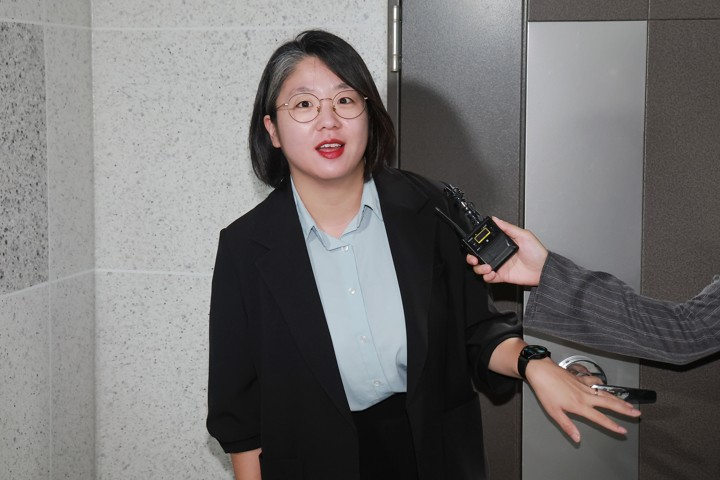“무임승차” “비례 두번 꿀수저” 비판에도, <b>용혜인</b> 의원직 <b>사퇴 거부</b>