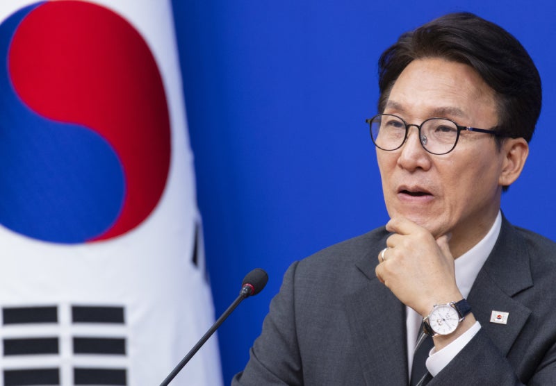 <b>김민석</b>, 유시민 ‘돌멩이’ 발언에 “촉법 용역도 있다. 어디까지 멸칭...