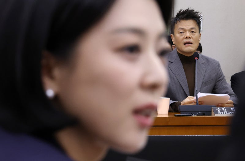 ‘특혜’라는 배현진, ‘오히려 손해’라는 <b>박진영</b>…<b>패노메논</b> 따져보니