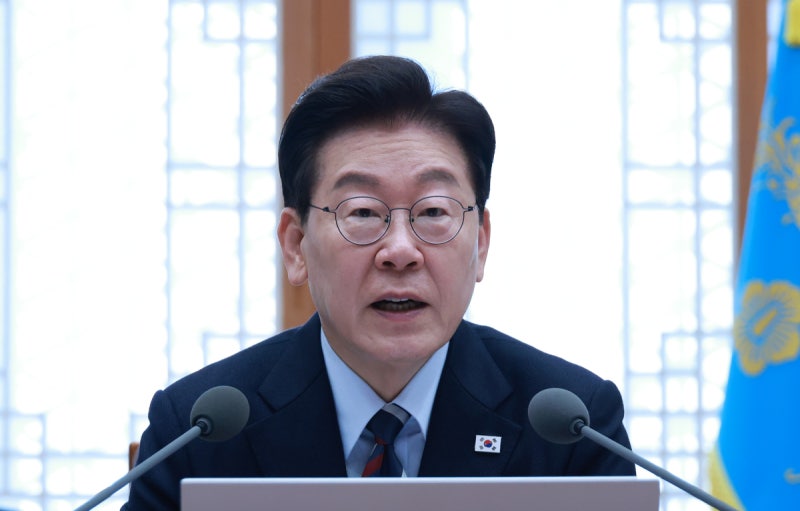 [속보] <b>이 대통령 지지율</b> 7주 만에 40% <b>회복</b> [한국갤럽]