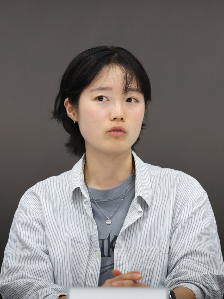 ‘원더티처\'에서 활동하는 김아영 교사가 2025년 8월13일 서울 마포구 한겨레신문사 회의실에서 한겨레21과 인터뷰하고 있다. 신소영 기자 viator@hani.co.kr