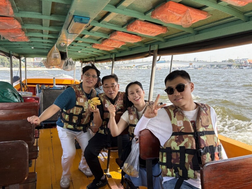 2024년 12월29일 전남 무안공항 제주항공 여객기 참사가 발생하기 직전 타이를 여행할 때의 김영헌씨 가족. 김영헌 제공