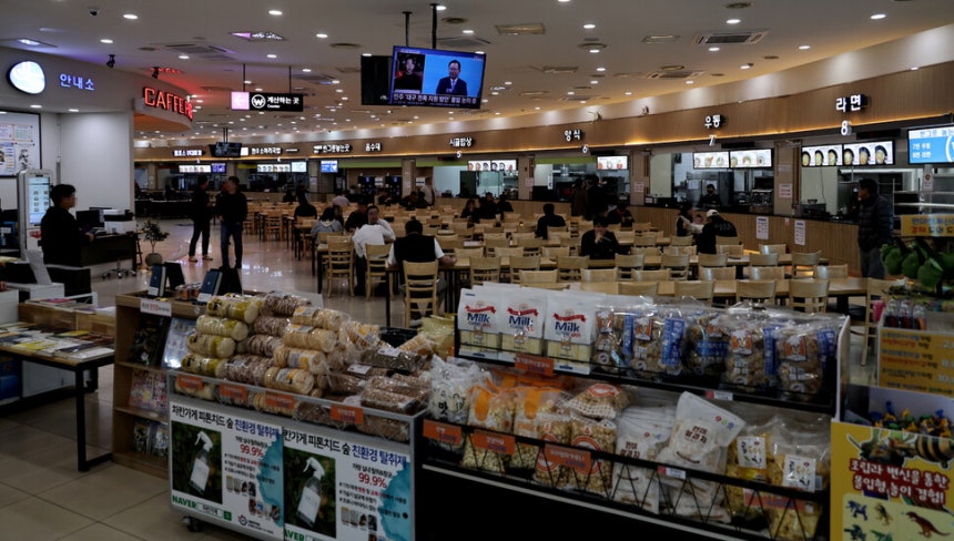2026년 3월25일 한 고속도로휴게소 안 음식점 모습. 이종근 선임기자 root2@hani.co.kr